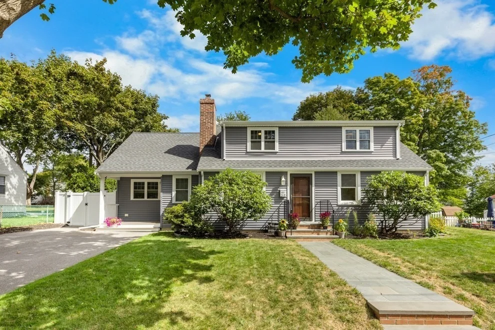 Unit for sale at 39 Lawnview Dr, Braintree, MA 02184
