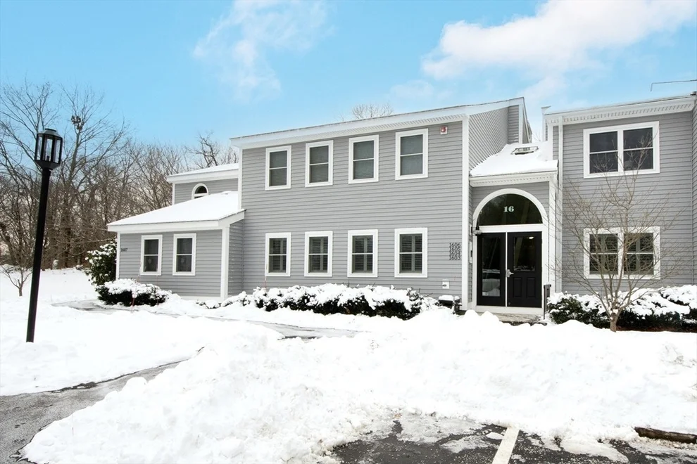 Unit for sale at 1606 Tuckers Ln, Hingham, MA 02043