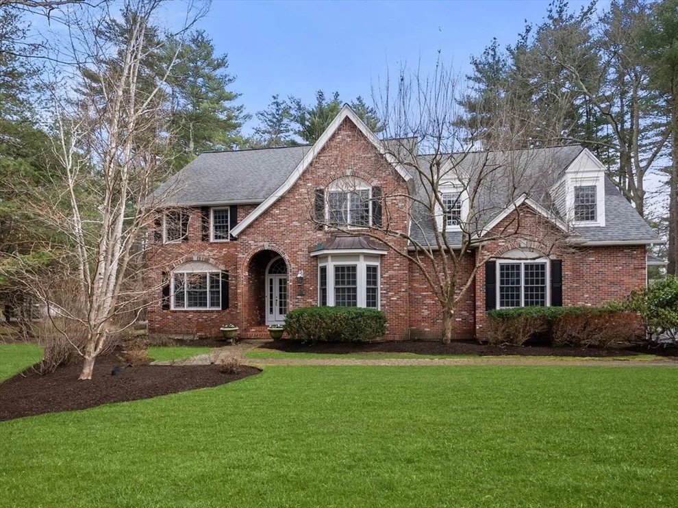 Unit for sale at 12 Thornberry Ln, Sudbury, MA 01776