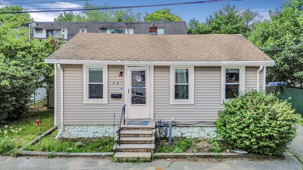 Unit for sale at 20 Darling Ct, Rockland, MA 02370
