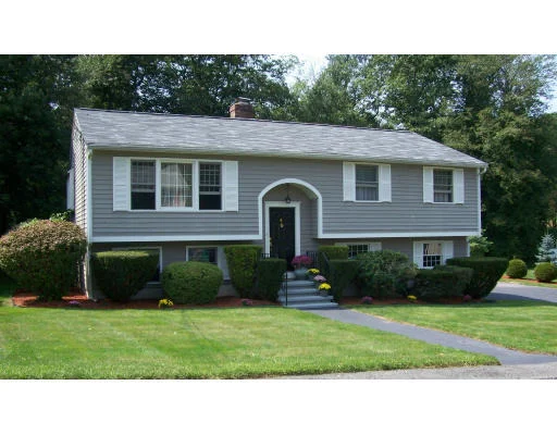 Unit for sale at 4 Heritage Dr, Woburn, MA 01801