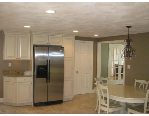 Unit for sale at 15 Lothrop Rd, Reading, MA 01867
