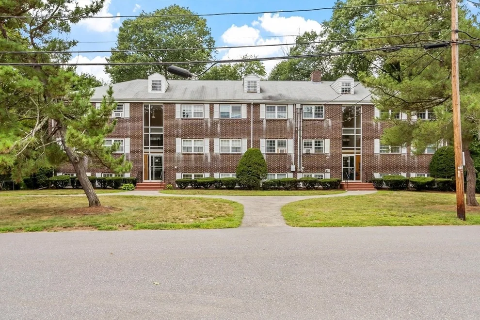 Unit for sale at 40 Edgelawn  Ave, North Andover, MA 01845