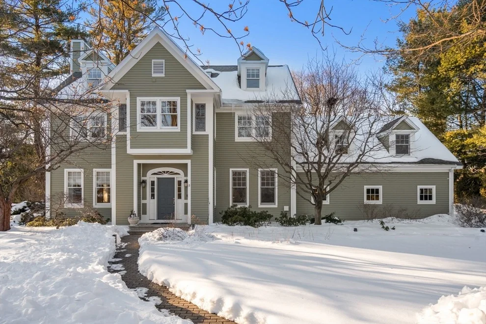 Unit for sale at 5 Griffin Circle, Wayland, MA 01778