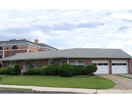 Unit for sale at 45 Wheatland Ave, Chicopee, MA 01020