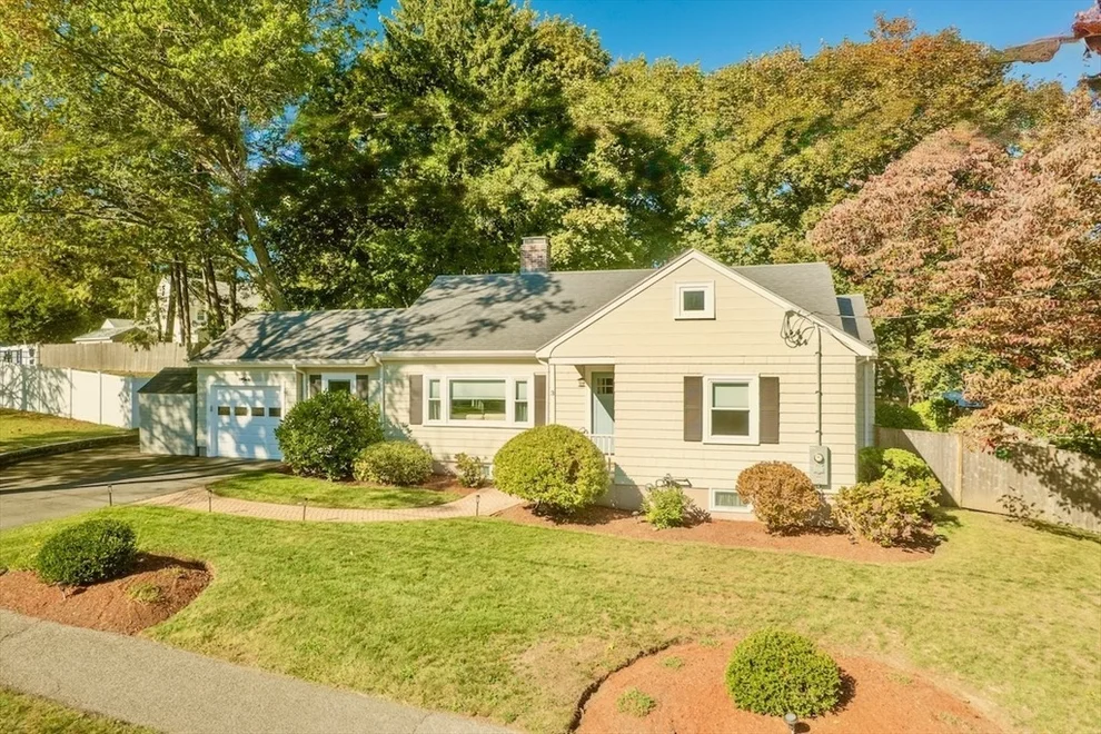 Unit for sale at 3 Elliot Rd, Lynnfield, MA 01940
