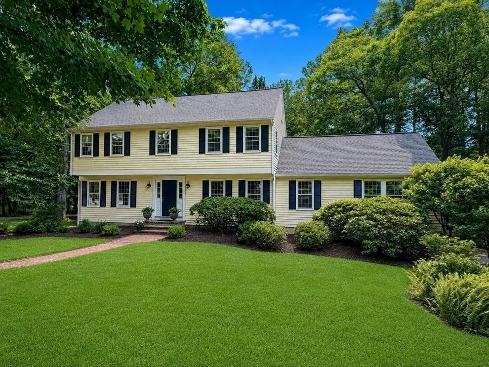 Unit for sale at 112 Wood End Lane, Medfield, MA 02052
