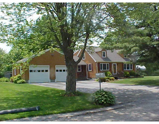 Unit for sale at 20 Sunset Cir, Tewksbury, MA 01876