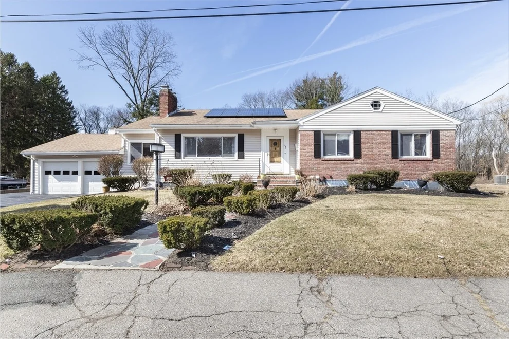 Unit for sale at 523 Blue Hills Pkwy, Milton, MA 02186