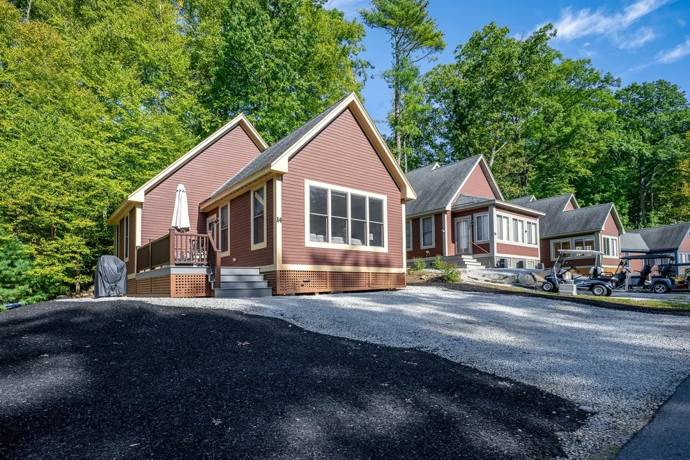 Unit for sale at 14 White Pine Knl, Westford, MA 01886