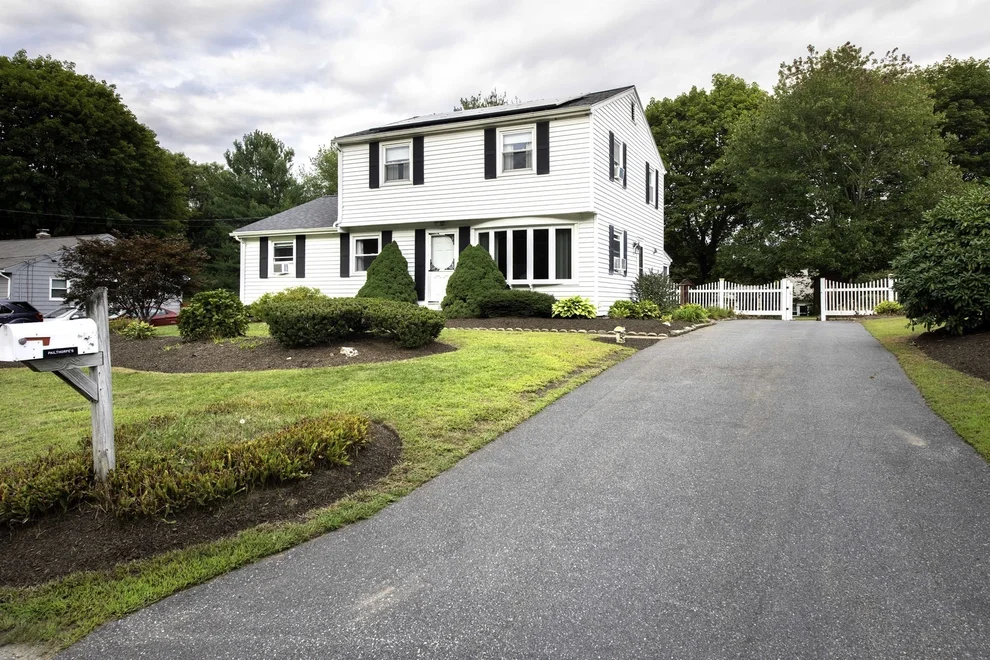 Unit for sale at 283 Harriet, Cumberland, RI 02864