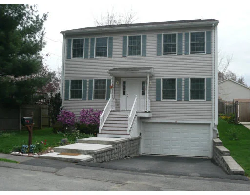 Unit for sale at 74 Sampson Ave Ext, Swampscott, MA 01907