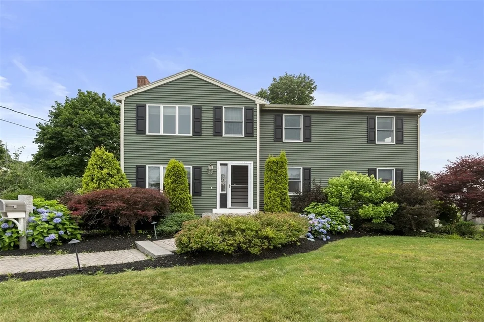 Unit for sale at 4 Raymond Cir, Peabody, MA 01960