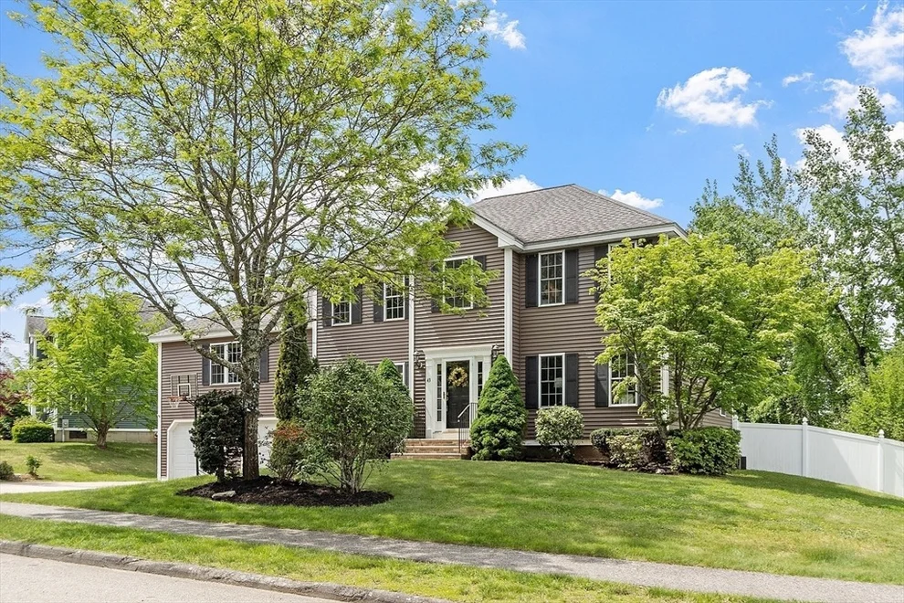Unit for sale at 43 Blair Dr, Holden, MA 01520