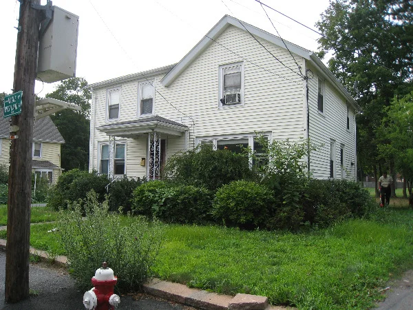 Unit for sale at 31 Mague Ave, Newton, MA 02465