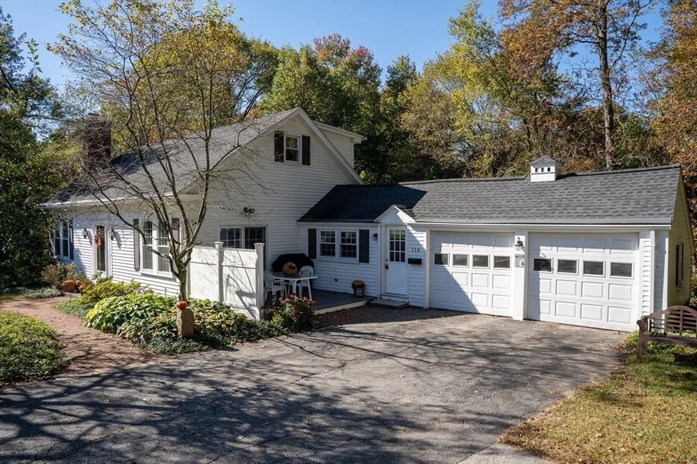 Unit for sale at 114 Grafton Street, Shrewsbury, MA 01545