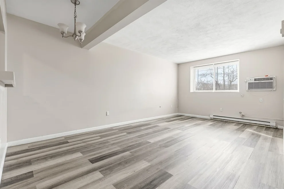 Unit for sale at 27 Willis St, Framingham, MA 01702