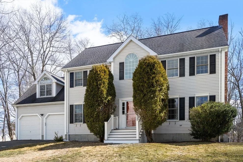 Unit for sale at 5 Little Tree Rd, Medway, MA 02053