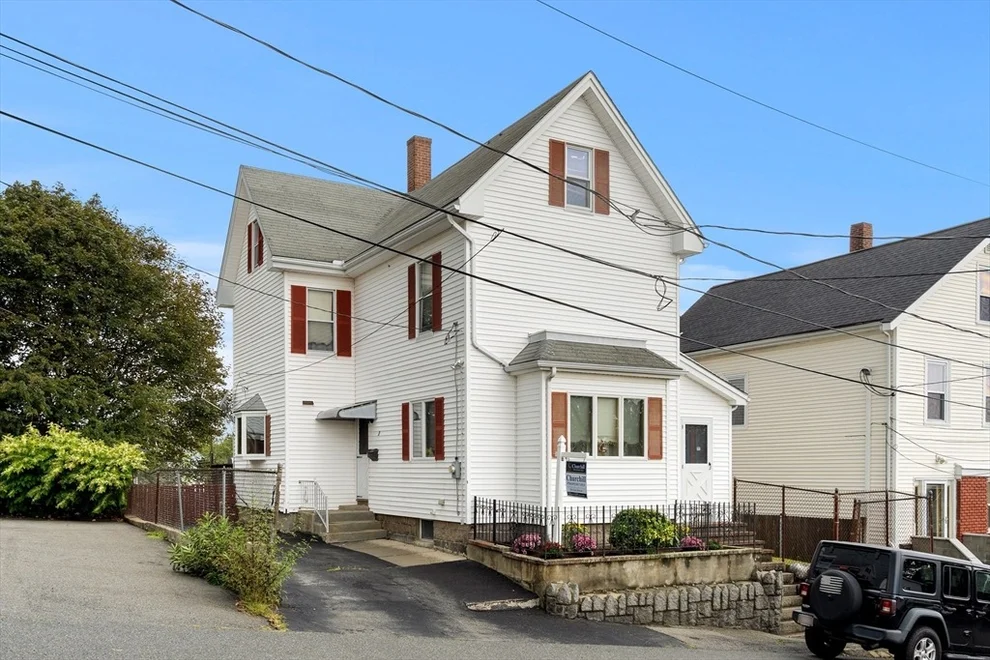 Unit for sale at 1 Alpine Ct, Gloucester, MA 01930