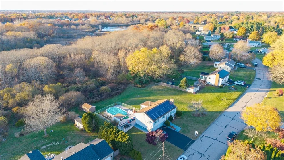 Unit for sale at 57 Mohawk Dr, Seekonk, MA 02771