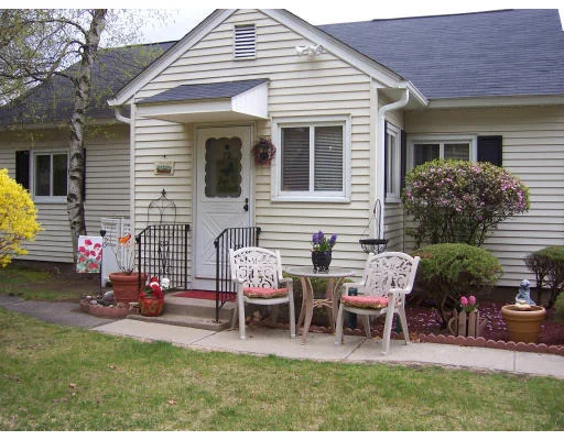 Unit for sale at 72 Lynwood Dr, Chicopee, MA 01022