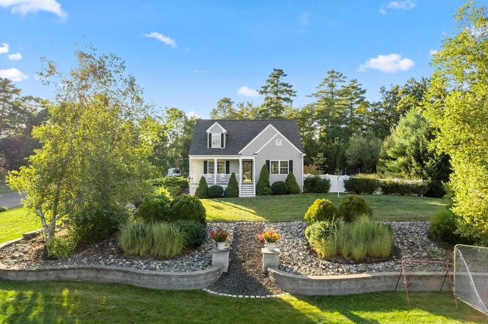 Unit for sale at 2 Sprucedale Dr, Sturbridge, MA 01566