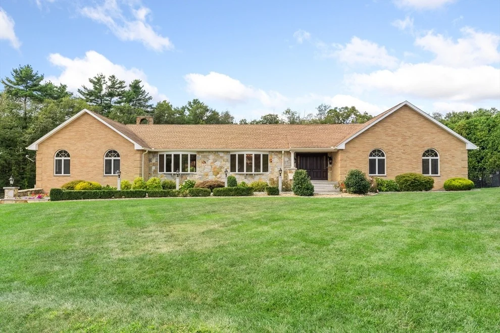 Unit for sale at 3 Esty Road, Mendon, MA 01756