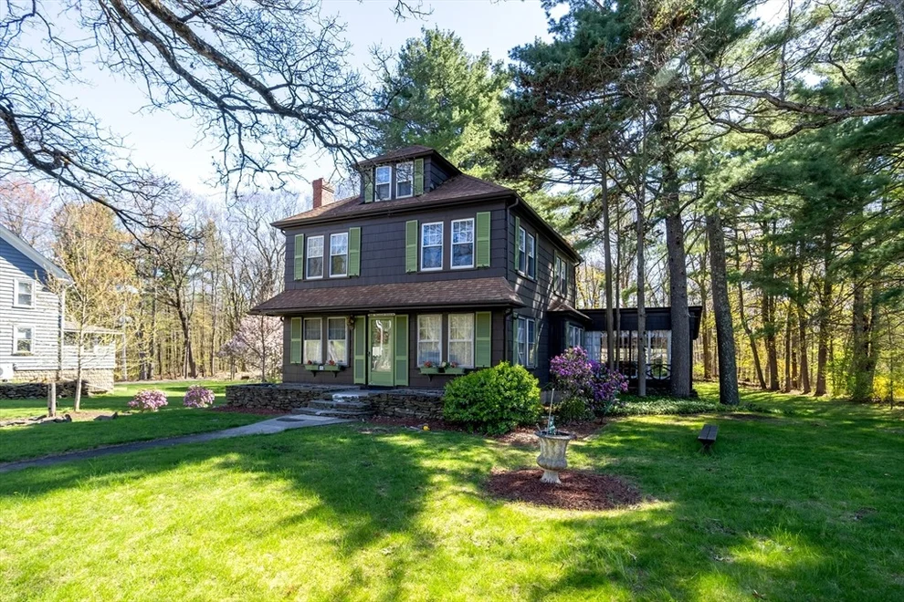 Unit for sale at 846 Massachusetts Ave, Lunenburg, MA 01462