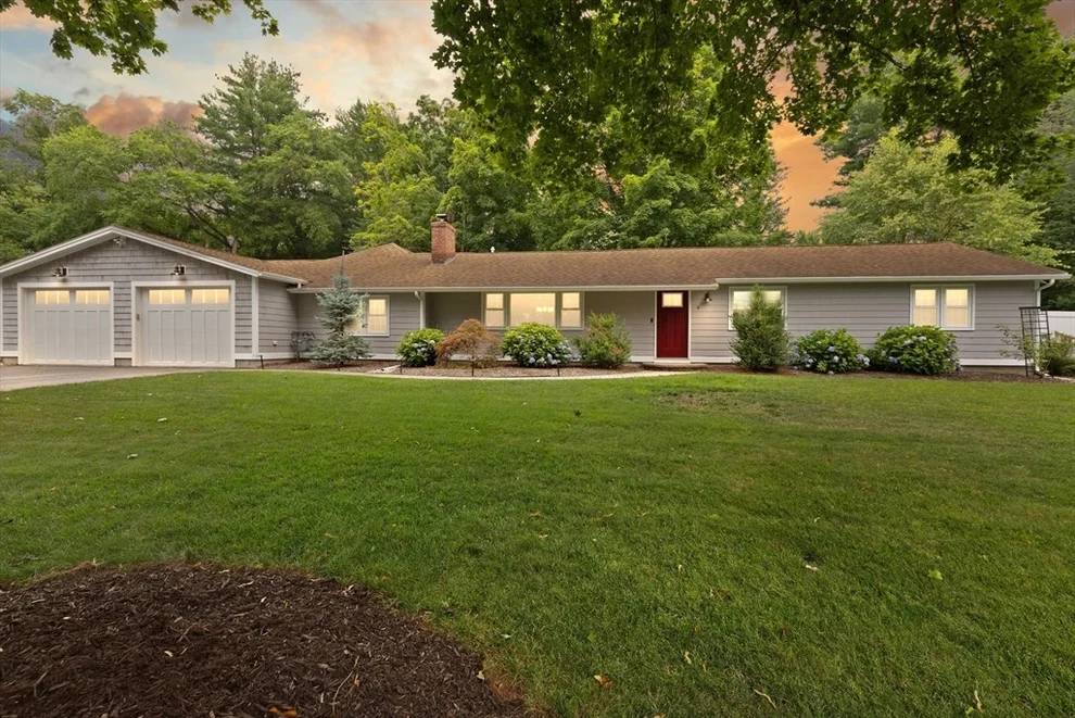 Unit for sale at 9 Wild Rose Dr, Andover, MA 01810