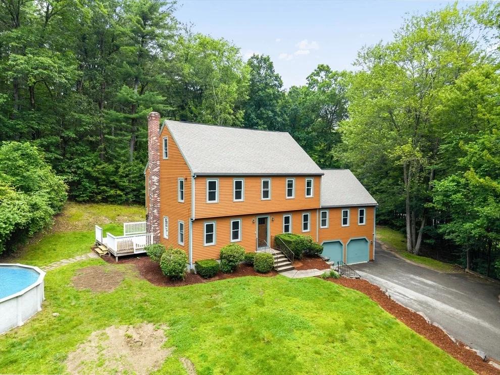 Unit for sale at 7 Evergreen Cir, Sterling, MA 01564