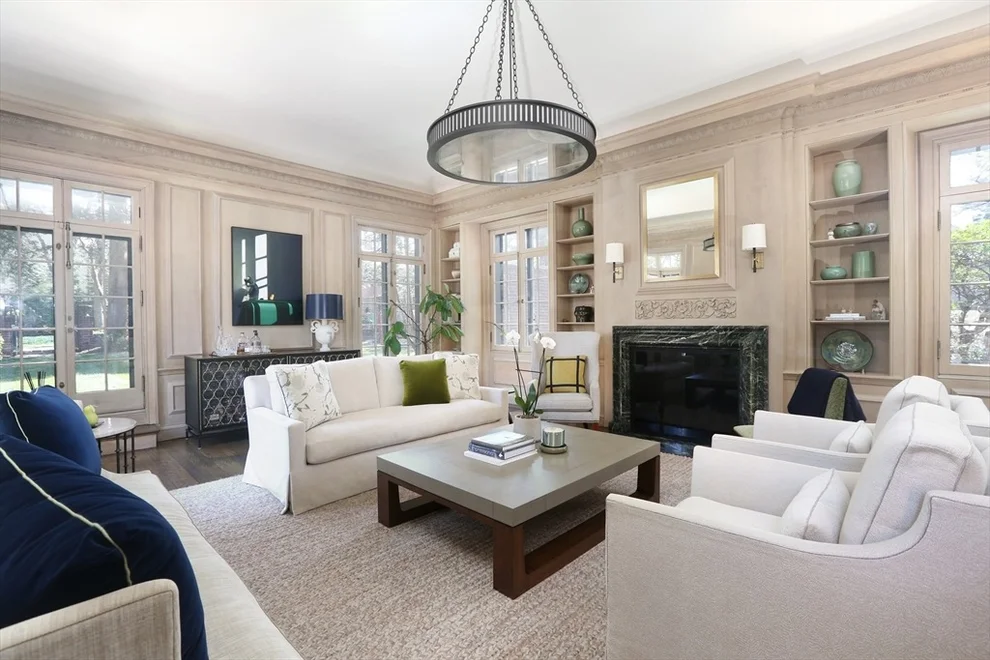 Unit for sale at 39 Worthington Rd, Brookline, MA 02446