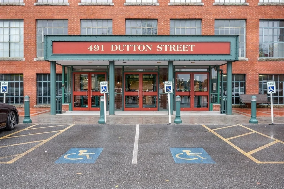 Unit for sale at 491 Dutton St, Lowell, MA 01854