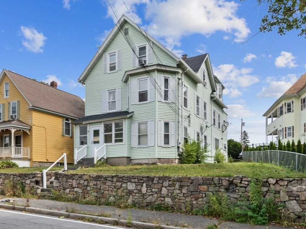 Unit for sale at 24 Ludlow St, Worcester, MA 01603