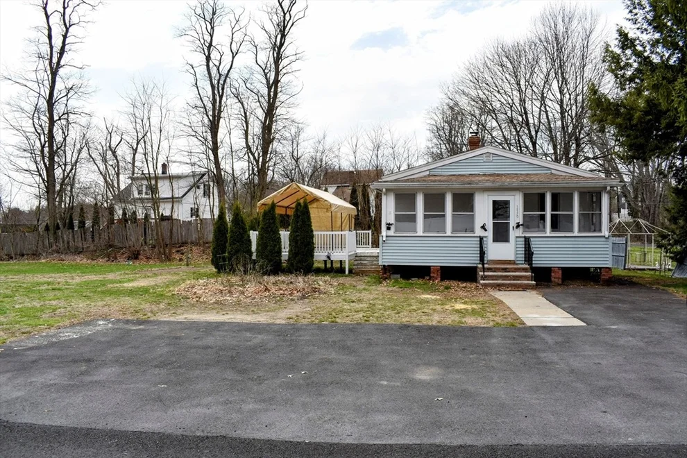 Unit for sale at 116 Pinckney St, Dracut, MA 01826
