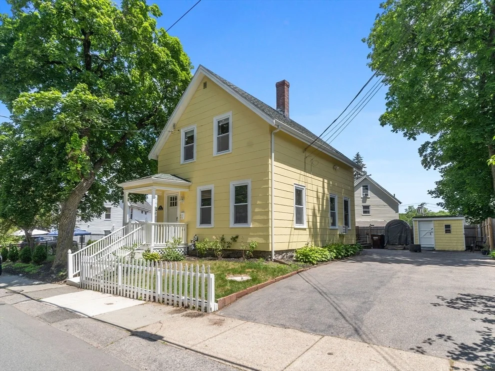 Unit for sale at 8 Oakdale Ave, Dedham, MA 02026