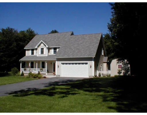 Unit for sale at 8 Courtney Lane, Southampton, MA 01073