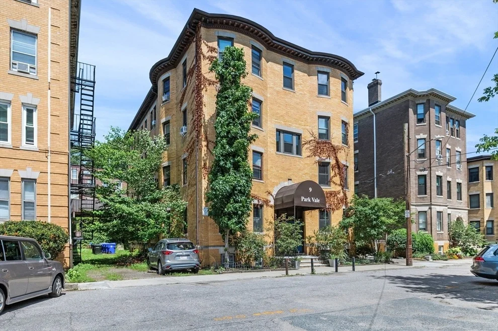 Unit for sale at 9 Park Vale, Brookline, MA 02446