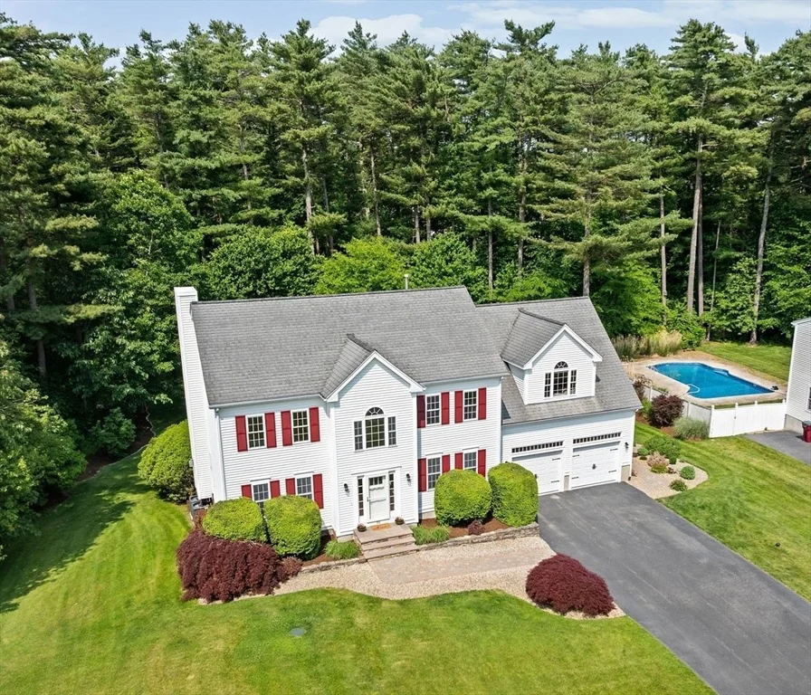 Unit for sale at 102 Saddleworth Way, Middleboro, MA 02346
