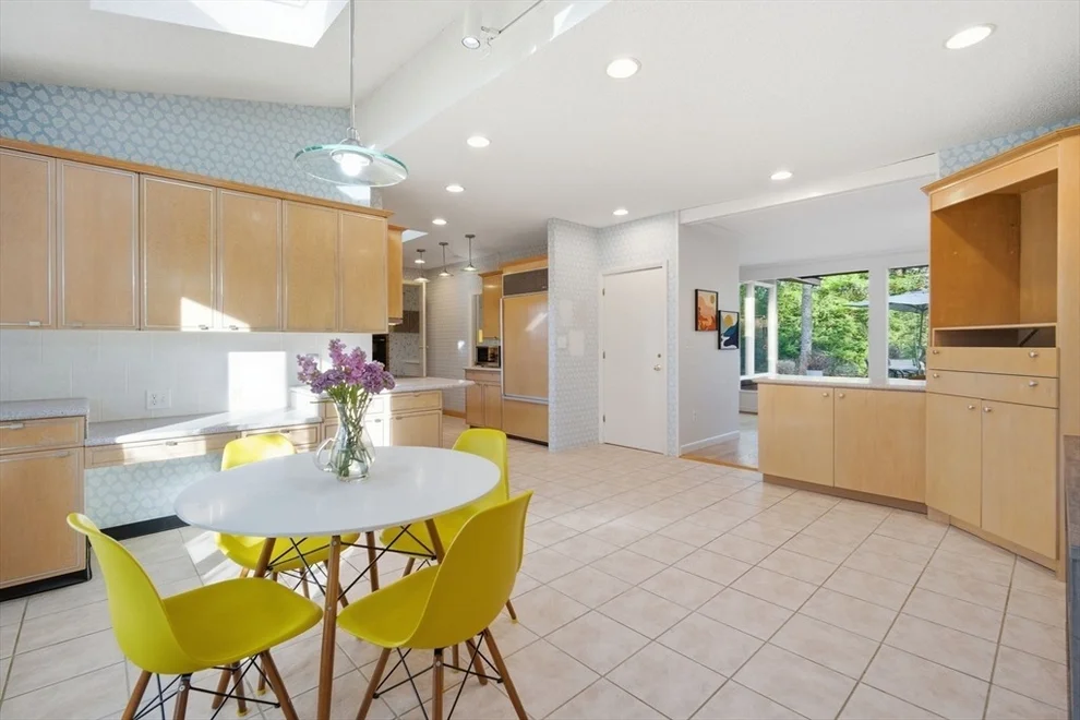 Unit for sale at 67 Shady Side Dr, Longmeadow, MA 01106