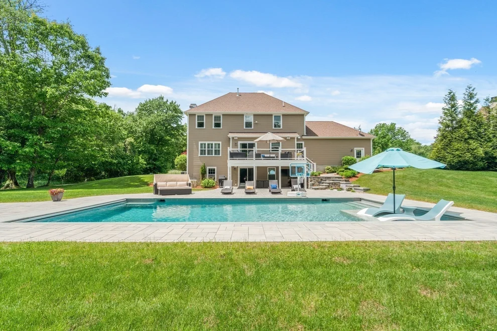 Unit for sale at 5 Clinton Dr, Rehoboth, MA 02769