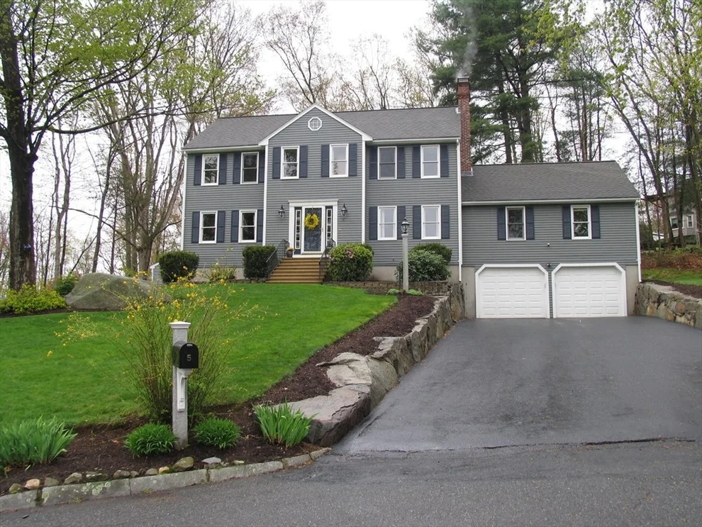 Unit for sale at 5 Dana Cir, Milford, MA 01757