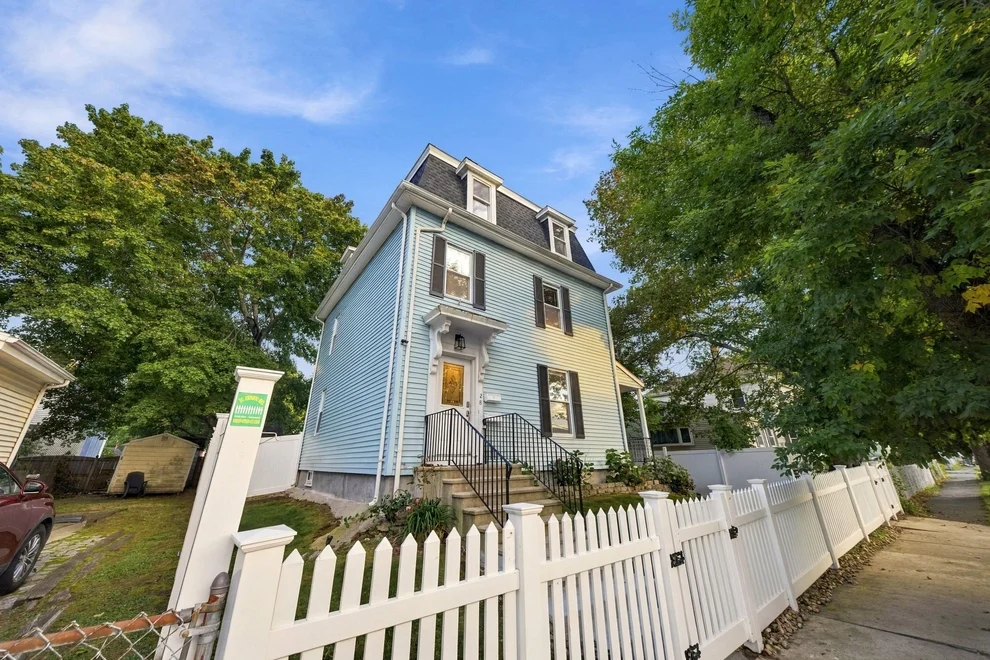 Unit for sale at 28 S Warren St, Haverhill, MA 01835