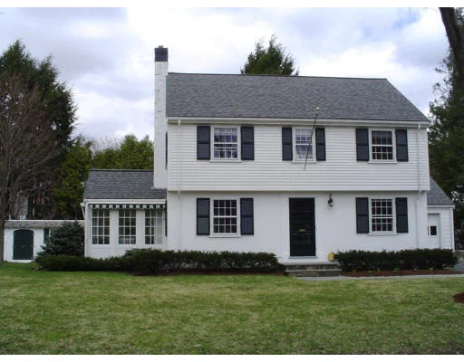 Unit for sale at 10 Richland Rd, Wellesley, MA 02481
