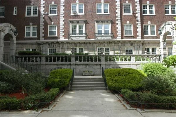 Unit for sale at 5 Arlington Street, Cambridge, MA 02140