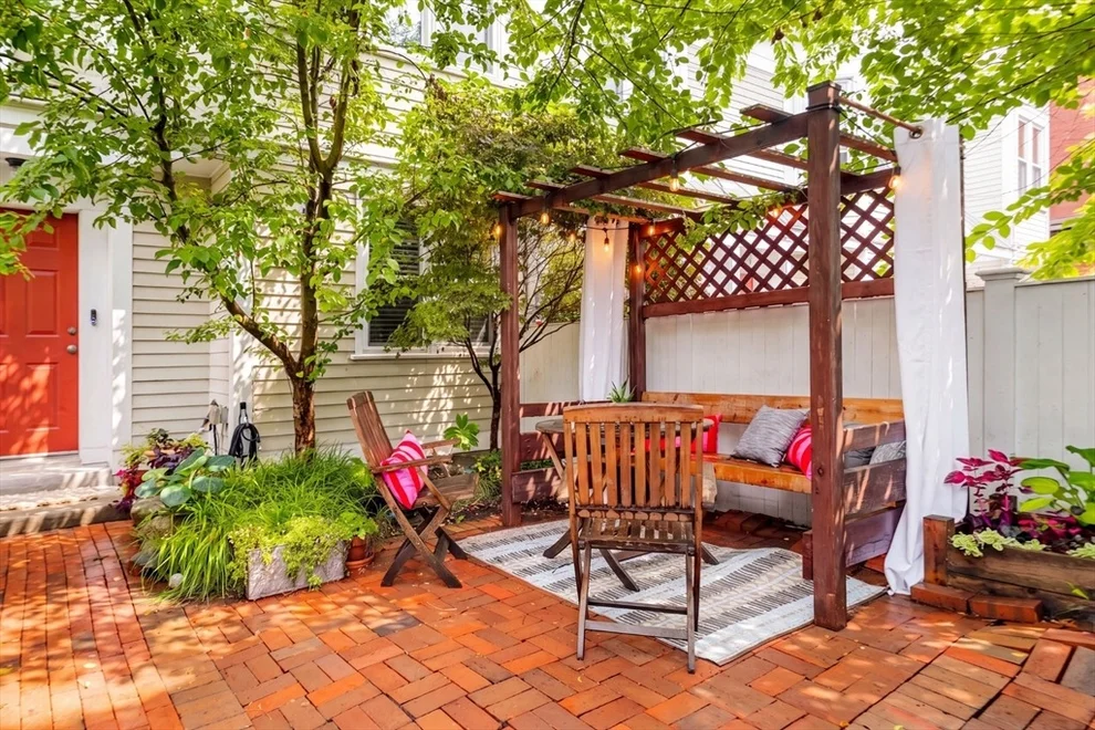Unit for sale at 217 Hamilton Street, Cambridge, MA 02139
