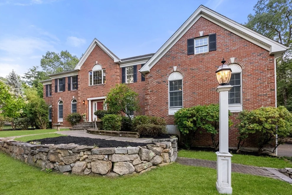 Unit for sale at 24 Greenwood Rd, Hopkinton, MA 01748