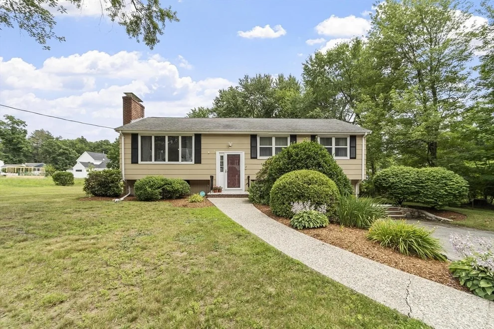 Unit for sale at 2 Appletree Lane, North Reading, MA 01864