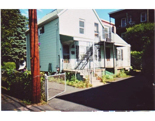 Unit for sale at 9 Beacon Pl, Somerville, MA 02143