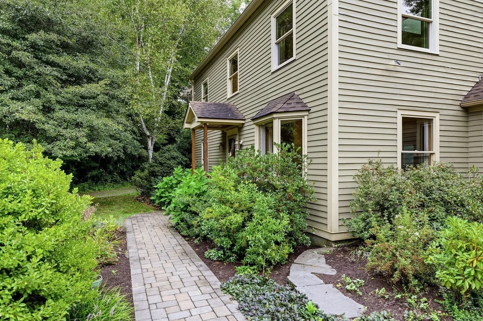 Unit for sale at 16 Birch Ln, Northampton, MA 01062