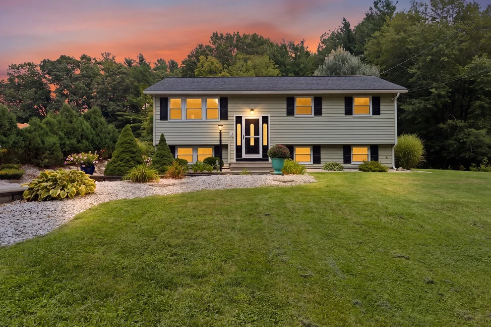 Unit for sale at 24 Sleigh Rd, Chelmsford, MA 01824